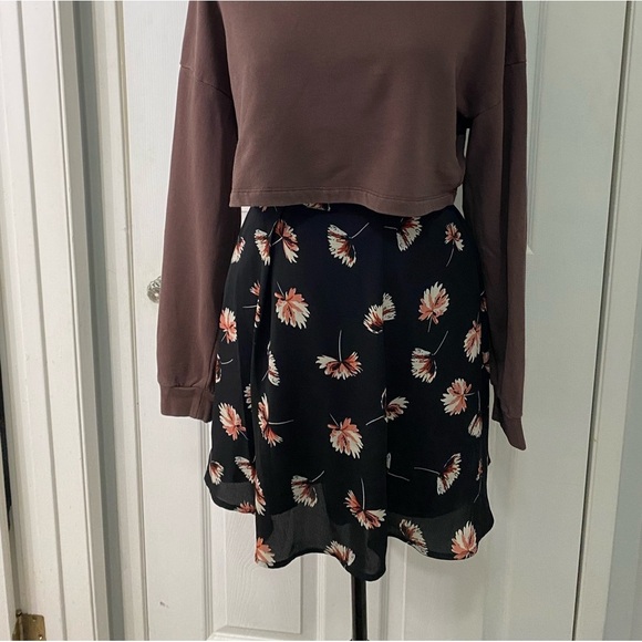 Flowy mini skirt - Picture 1 of 2